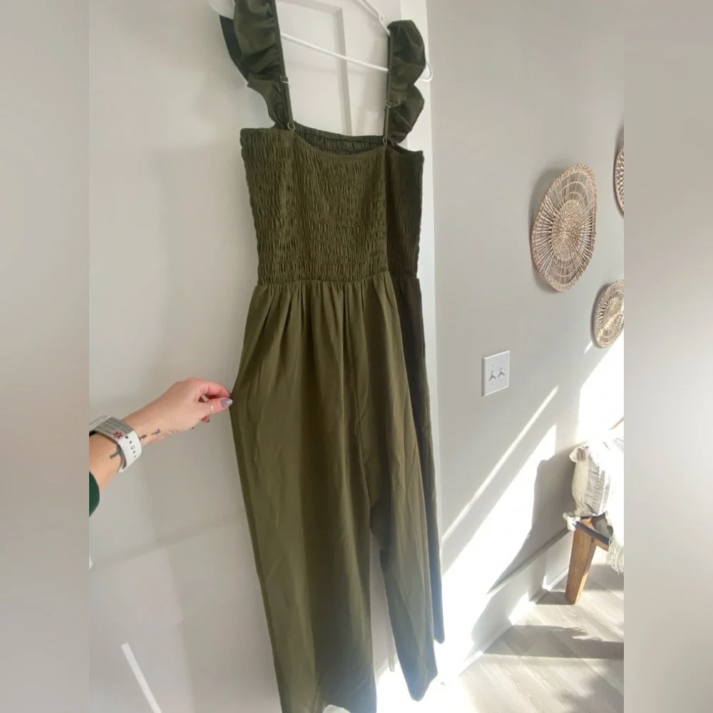 Olive Green Sleeveless Jumpsuit - Picture 4 of 4